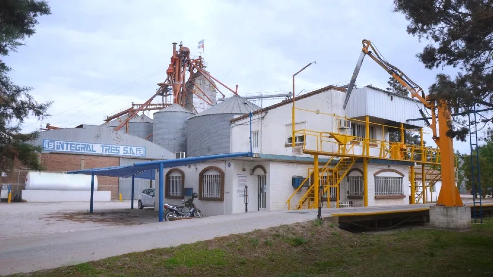 Planta de acopio de Integral Tres S.A. en Las Parejas